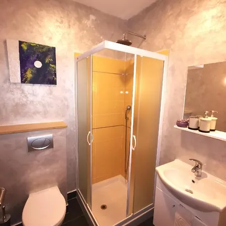 Lamanova 3*